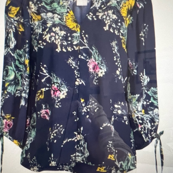 V Neck Floral Print Top - Picture 4 of 4